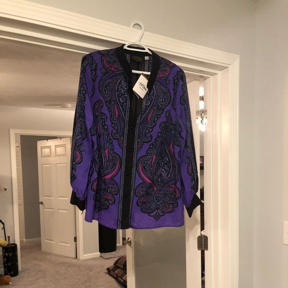Fancy purple blouse with paisleys 💁‍♀️!!!